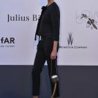 5c8ae802240000f7054ca65f