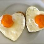 La receta es básicamente la de siempre, aunque con un pequeño truco: el molde que se utiliza. Aquí puedes mirar cómo prepararlo.