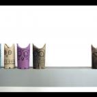 hilke:Owls made out of paper rolls. And lots of ideas on http://elhadadepapel.blogspot.com.es/2011/01/mussols-y-un-gato.html