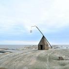 Está en Noruega, y el significado de su nombre es, precisamente, "fin del mundo". Solo por ello, Verdens Ende bien merece comprobar por qué es un lugar especial. De entrada, sus vistas y el faro son atractivos más que suficientes para viaja...