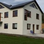 Julio Verne empezó su viaje ficticio al centro de la Tierra desde tierras islandesas. Y es que los volcanes, los géiseres y otros fenómenos naturales de esa tierra mágica, parecen transportarte a otro planeta distinto. Si quieres sentirte en...