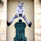 5c8ab2fc240000f404a383fb