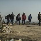 El viaje es largo y más que cansado: las personas refugiadas y migrantes llegan exhaustos a Serbia y muchas veces con nada más que lo que han portado durante el camino.