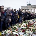 5c8b6fec240000f404a4b68b