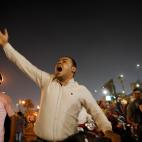 5d88f6a72100000a06eb4239