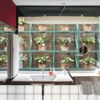 Cuando el diseño de moda se traslada al mundo de la hostelería, nacen proyectos tan peculiares y personales como el hotel Casa Camper, en Barcelona. Los arquitectos Fernando Amat y Jordi Tió fueron los encargados de llevar a cabo el proyecto,...