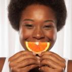 Las dietas que incluyen una gran variedad de alimentos sanos contribuyen a la salud del cerebro. "Limita el consumo de cafeína, alcohol, sal, y de alimentos con alto contenido en glucosa y sus equivalente comerciales (azúcar, sacarosa), pues i...