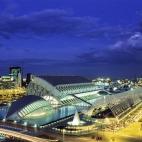 Muchos prefieren por estas fechas atisbar un poco de buen tiempo y playa. Y para ello qué mejor destino que el Mediterráneo en general y Valencia en particular. Pasear por su casco antiguo, dejarse imbuir del ambiente único de su lonja y merc...