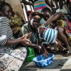 5c8b6c79200000430470b93d