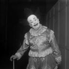 5c8b114e240000f7054cc70a