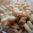 Sencilla, diferente y sobre todo muy sabrosa. Si se eligen judías de bote ya cocidas, es recomendable lavarlas antes de usarlas.