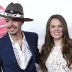 5c8a9ced250000e203c94613