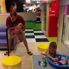 "¡Papá cantará en el karaoke!".