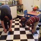 "Después de cenar, antes de la ducha, yoga en la cocina. Dicho de otra forma: estiramientos".