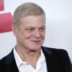 5c8a9ced230000dd042355d2