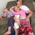 "La vida de un trabajador papá de dos gemelas".