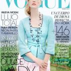 El cuello de la modelo Angela Linvdall es larguísimo. Tiene pinta de estar retocado.