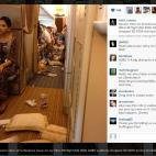 Foto de la cuenta de Instagram de Alan Cross, con imágenes del resultado de turbulencias en un avión a la hora de comer