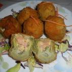 Primero se rellenan de jamón y queso picado y luego se rebozan para freír. Prepárala siguiendo estos cinco pasos.