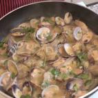 Se puede preparar con alcachofas frescas o congeladas. Da igual cuál elijas: el resultado siempre está igual de bueno. Si quieres prepararlo, puedes encontrar la receta en Cookpad.