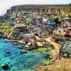 Bueno, este último pueblo de la lista es más un parque temático que un pueblo pero, es ideal para frikis. Pertenece a la localidad de Mellieha y en su día (1980) su construcción sirvió de decorado para rodar la película de Popeye. De hech...