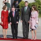 Bienvenida de los reyes a Abdalá y Rania de Jordania a su llegada al aeropuerto de Madrid.