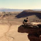 Mide más de 600 kilómetros, marcando el límite del desierto de Atacama, el más árido del mundo. De hecho, se trata de la cordillera menos húmeda del mundo. La cadena montañosa se encuentra al oeste del Salar de Atacama, de ahí su nombre....