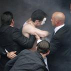 5c8b601c240000f7054d5172