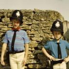 5c8a8757250000bd05814043