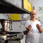 Desde peque&ntilde;o, Luis Bermejo se pasaba las tardes en el negocio de sus padres, Churrer&iacute;a Pepita, mientras amasaban y fre&iacute;an churros. A los 18 a&ntilde;os empez&oacute; a trabajar en el negocio familiar y ya lleva 37 a&nt...