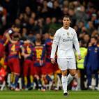 5c8b7902240000f404a4cec4