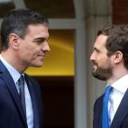 La última vez que se reunieron, el pasado 12 de septiembre, Sánchez aún no era presidente y convocó a Casado en el Congreso para intentar conseguir su apoyo para lograr la investidura, pero ambos salieron más distanciados que nunca.