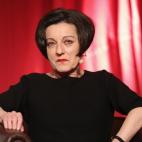 Fecha y lugar de nacimiento: Niţchidorf, Timiş (Rumanía), 17 de agosto de 1953 Premio Nobel en: 2009 Obras cumbre: En tierras bajas (1982), La piel del zorro (1992), La bestia del corazón (1994) Curiosamente… Estudió Filología Germán...