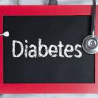 Un estudio de 2012 encontró que un compuesto en el café ayudó a bloquear una sustancia en el cuerpo llamada polipéptodo amiloide humano, que juega un rol en el desarrollo de la diabetes. Ya se ha probado que el consumo de café con cafeína ...