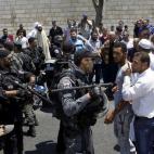 5c8b831b240000f7054dab08