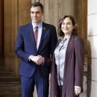 El presidente del Gobierno, Pedro Sánchez, ha aprovechado su estancia en Barcelona para verse con la alcaldesa de Barcelona, Ada Colau. Durante su encuentro, Sánchez y Colau han firmado dos acuerdos de colaboración para los próximos meses en...