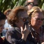 La viuda de Aleida March (centro) llora la muerte de Fidel Castro