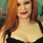 5c8b60f0240000f7054d53c6