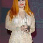 5c8b60f1240000f404a49073