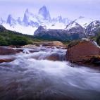 Desde 1937 el Parque Nacional Los Glaciares guarda en su interior montañas andinas, glaciares, lagos helados y otras formaciones que han hecho que fuese declarado Patrimonio Mundial en 1981. Un poco de información adicional de parte de Patiki...