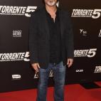 5c8b1464240000f7054ccceb