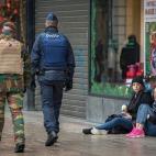 5c8b7ba2200000450470e05e