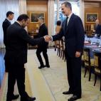 El rey Felipe VI recibe al ministro de Transporte, Movilidad y Agenda Urbana, José Luis Ábalos (i).