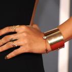 5c8a7b82230000dd042327e4