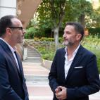 El director de 'El HuffPost', Guillermo Rodr&iacute;guez, y Edmundo Bal (Cs)