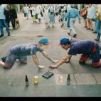 Aquí puedes ver más ilusiones ópticas de Julian Beever