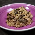 ▶️ Ingredientes (para 2 personas): 80 g. (aprox) arroz por persona, una cebolla, boletus desecados y rehidratados despu&eacute;s durante media hora, aceite de oliva, vino blanco o rosado, 1/2 libro de agua (o caldo de pollo), queso...