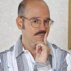 David Cross tuvo que enfrentarse a la Fox por mantener el bigote de Tobias, pues la ejecutiva tenía una política antibigotes.