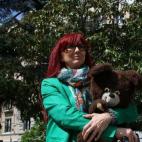 "Me llamo Gloria Viseras y pertenecí a la generación de las primeras niña-gimnasta de España. Fui campeona nacional y olímpica con 15 años. Tras los Juegos de Moscú, mi carrera deportiva terminó a causa de los abusos sexuales a los que m...