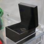 A los organizadores de la campaña les ha llegado de forma anónima un anillo y el testimonio de su dueño, víctima de abusos infantiles. "Mi padre abusó de mí por primera vez cuando tenía cinco años. Es un recuerdo difuso, a diferencia d...